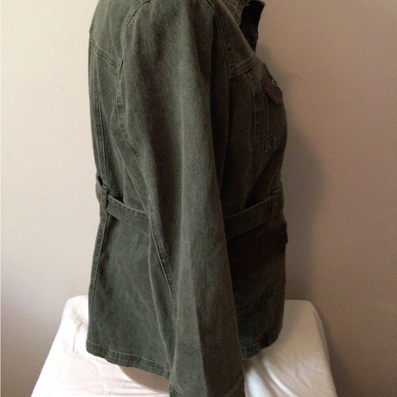 DG2 woman’s jacket and pants. Size 1x petite. - Picture 7 of 8